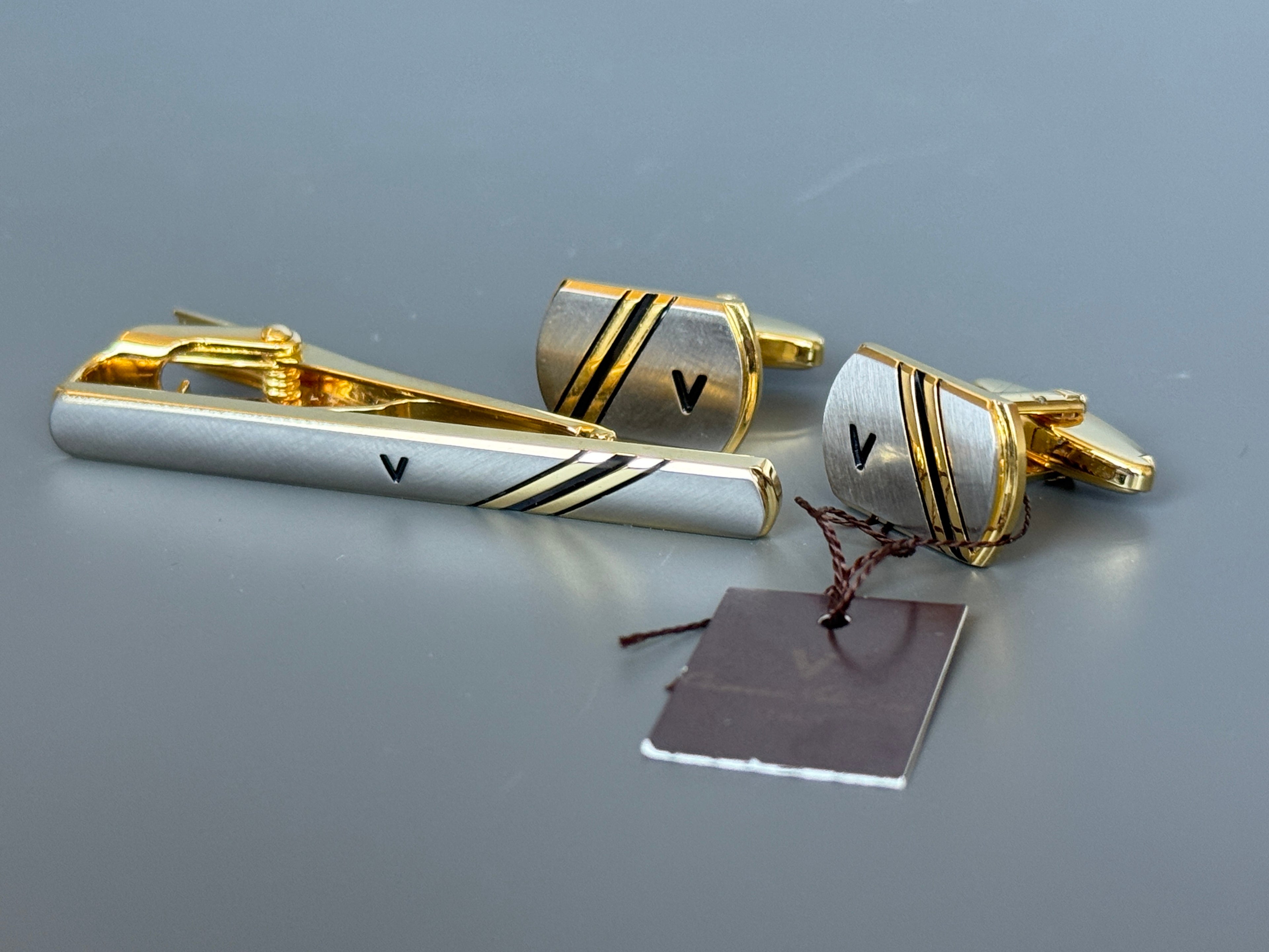 Giovanni Valentino Italy Men's Cufflink & Tie Pin Set - Silver & Gold Detailed