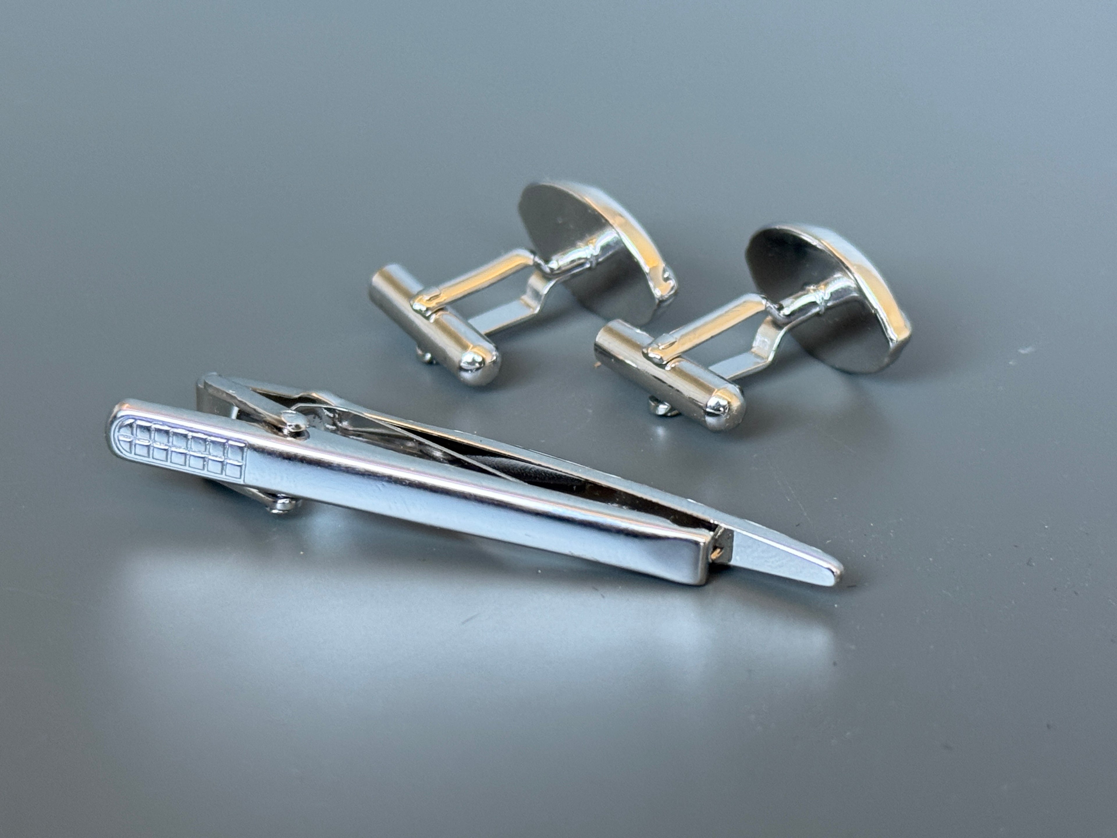 U.P Renoma Tie Pin and Cufflink Set - Stylish Men's Accessories