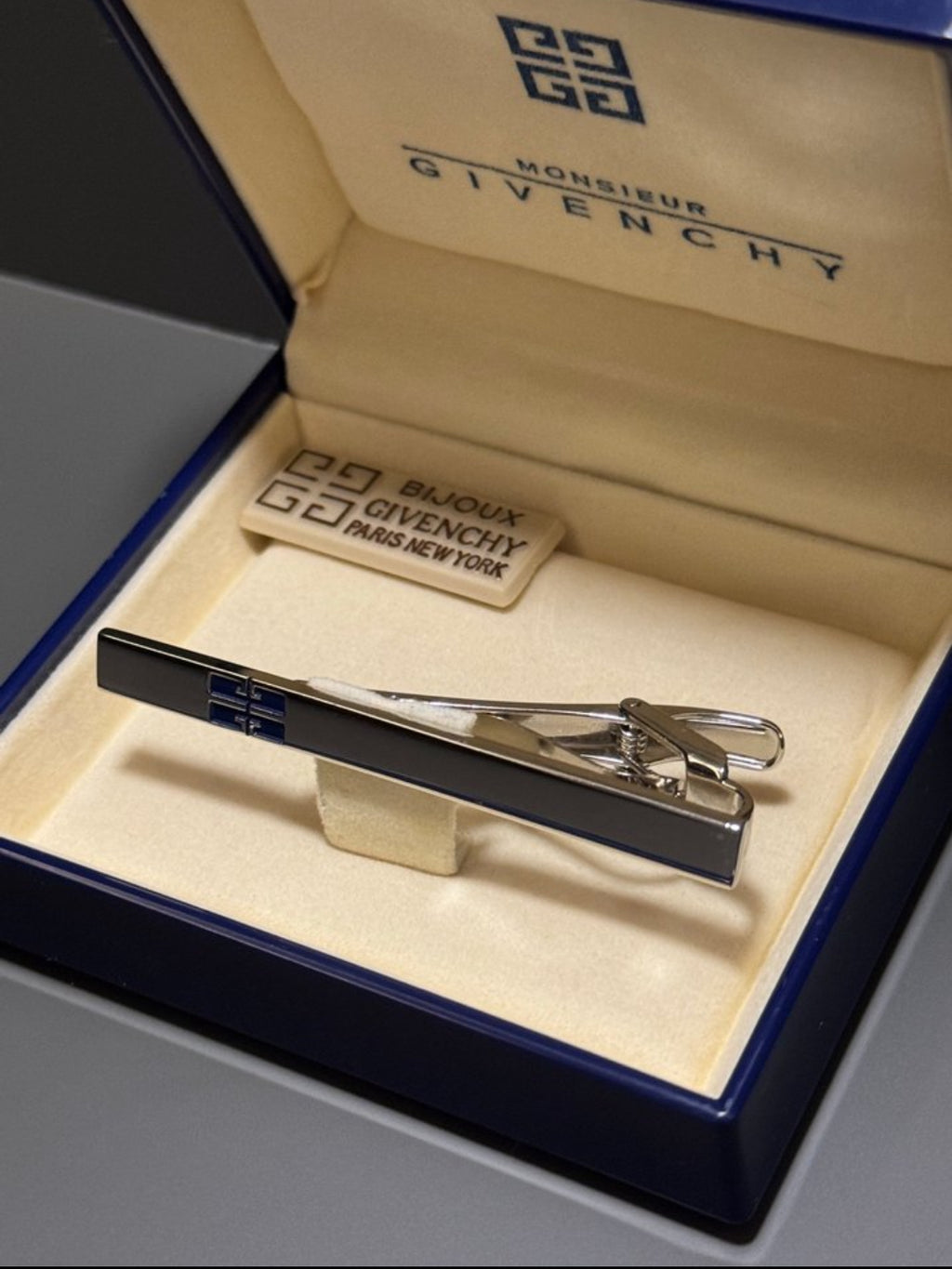 GİVENCHY TİE CLİPS ORIGINAL & NEW