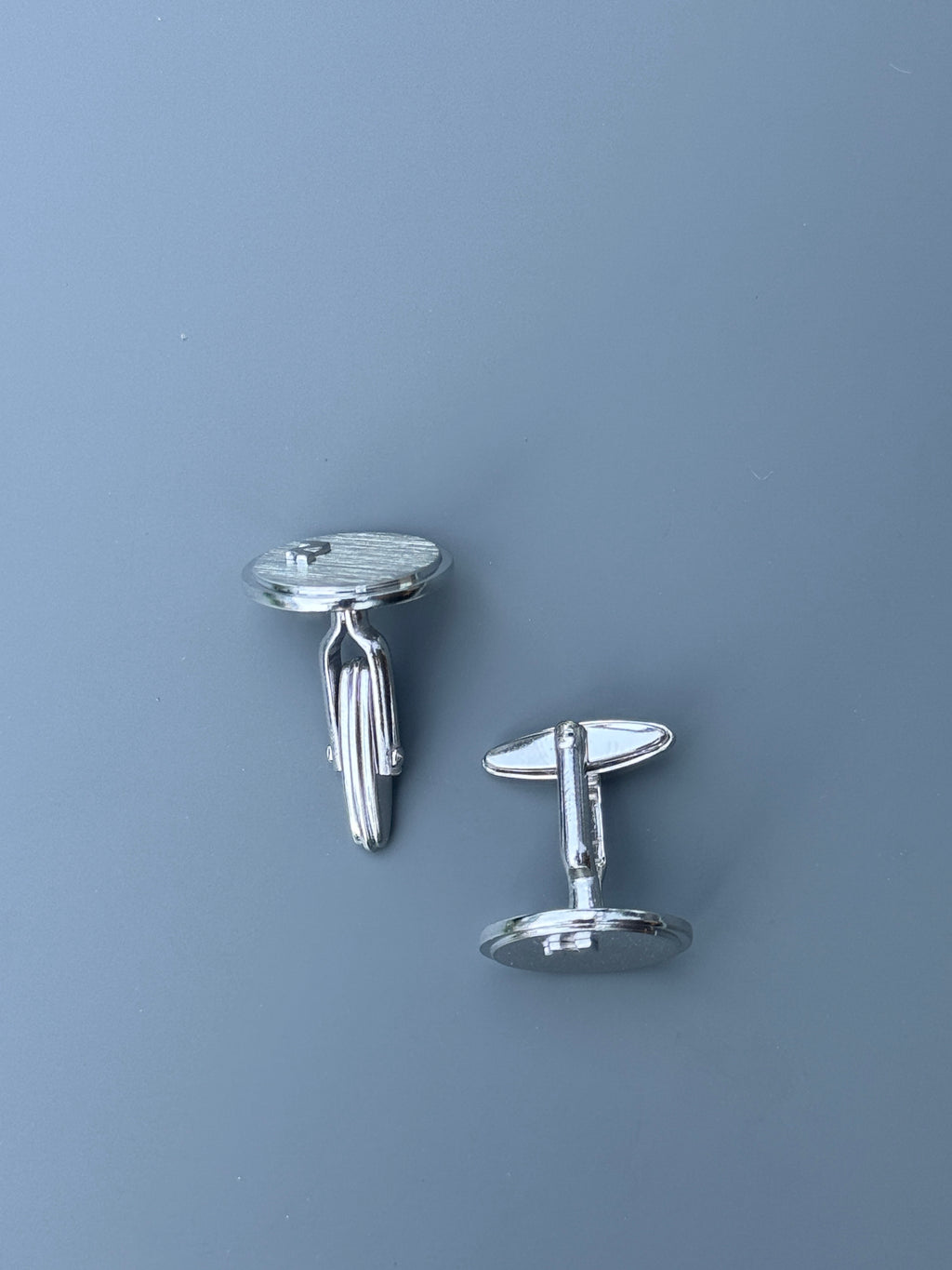 Nina Ricci Paris Silver Round Cufflink - Stylish Men's Accessory