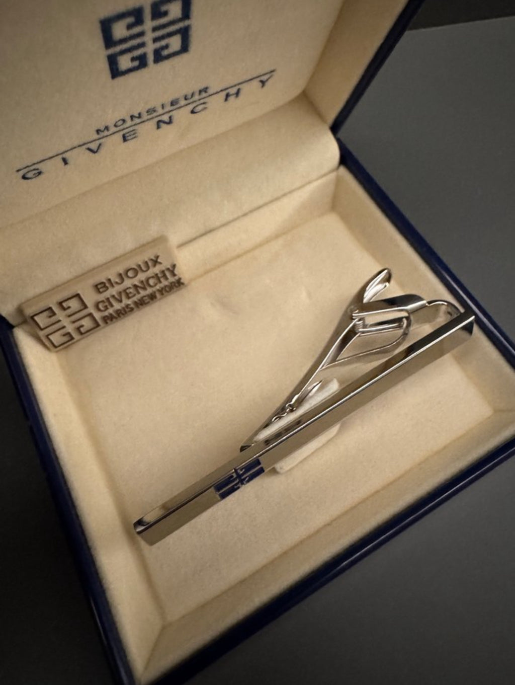 GİVENCHY TİE CLİPS ORIGINAL & NEW