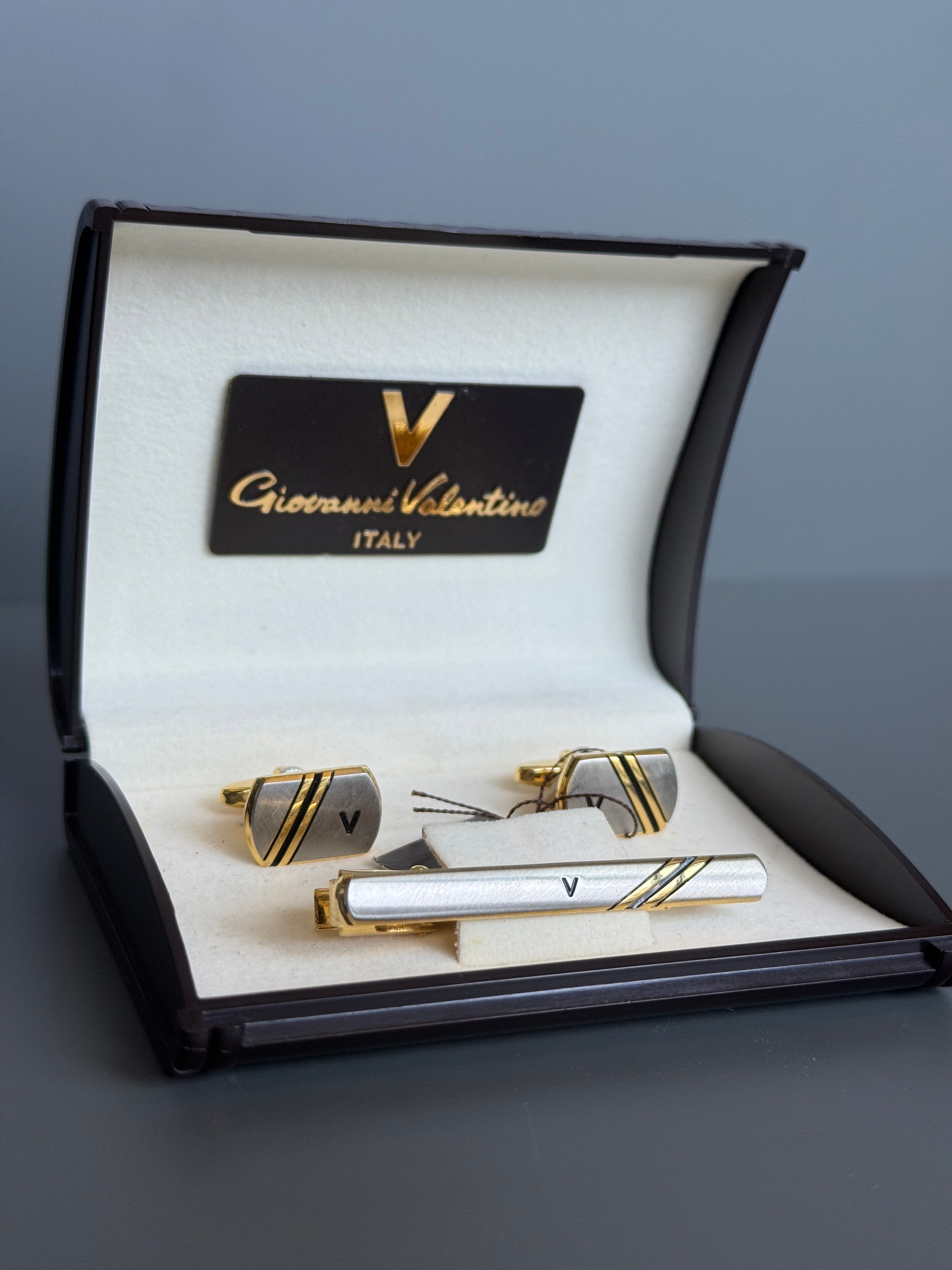 Giovanni Valentino Italy Men's Cufflink & Tie Pin Set - Silver & Gold Detailed